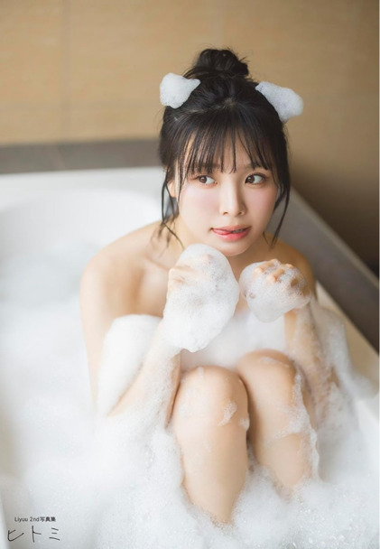 Liyuuの遂に全裸ヌード解禁の2nd写真集『ヒトミ』の画像-4