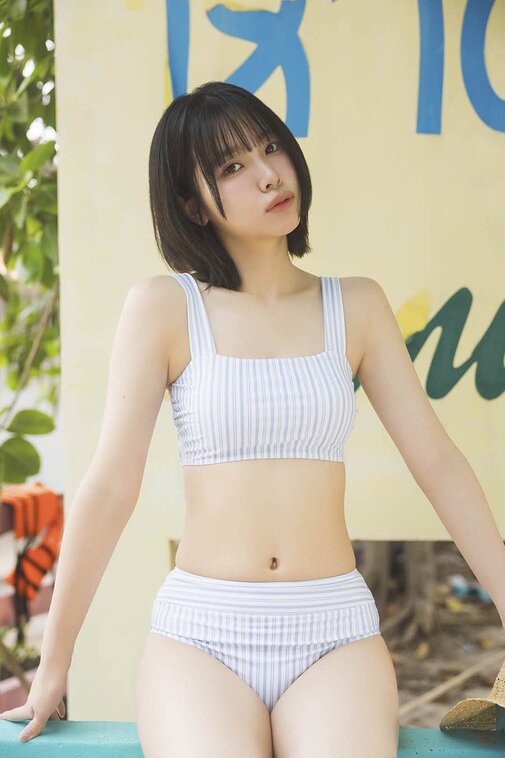 Liyuuの遂に全裸ヌード解禁の2nd写真集『ヒトミ』の画像3