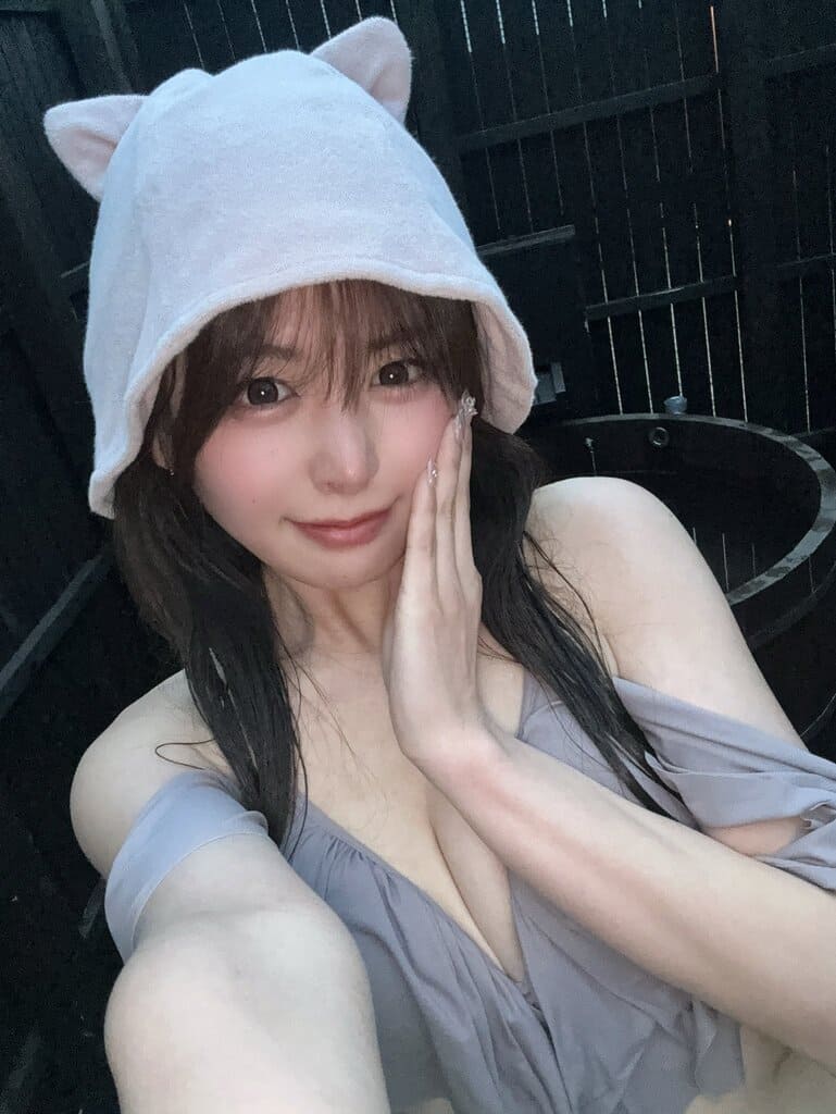 水瀬琴音の水着・ランジェリーがエロいデジタル写真集『お腹いっぱいです!』の画像27