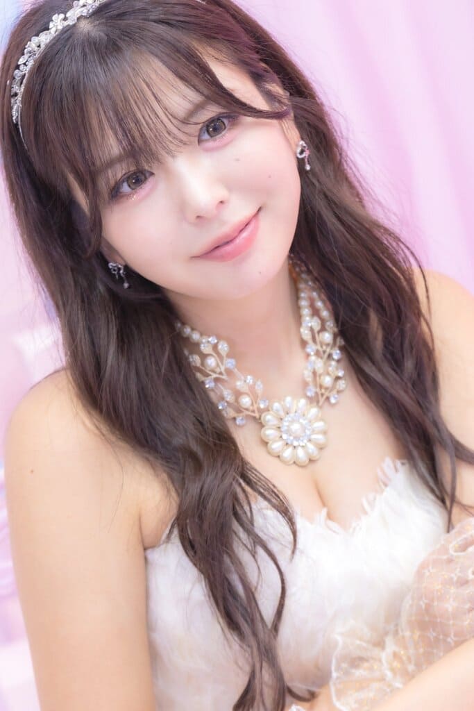 水瀬琴音の水着・ランジェリーがエロいデジタル写真集『お腹いっぱいです!』の画像34