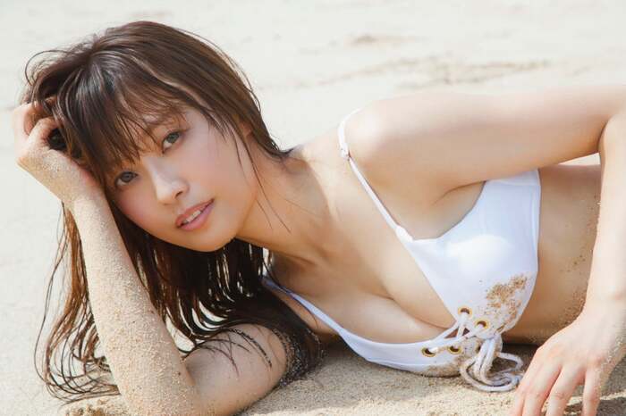 西澤由夏の初水着グラビアがエロい1st写真集の先行カット画像1-3